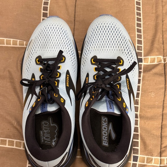 Brooks Ghost 15 Athletic Shoes in Light Blue and Black - Picture 3 of 6